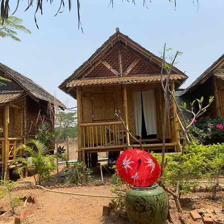 Bamboo House Apartamento Bagan Exterior foto